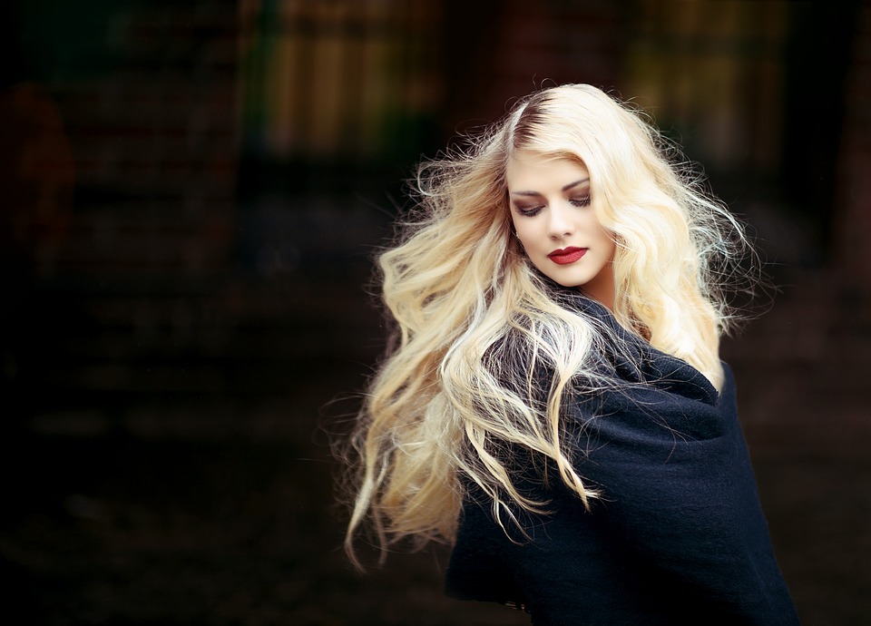 woman with long blonde hair
